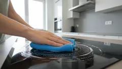 Miksi tavallisesta siivouksesta tulee taistelua liesilevyn naarmuja vastaan