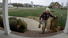 78-vuotias mies jakoi ruokaa pakosta – hänelle kerättiin miljoona dollaria, jotta hän voisi jäädä eläkkeelle